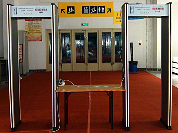 中國(guó)汕頭會(huì)場(chǎng)入場(chǎng)安檢門設(shè)立
